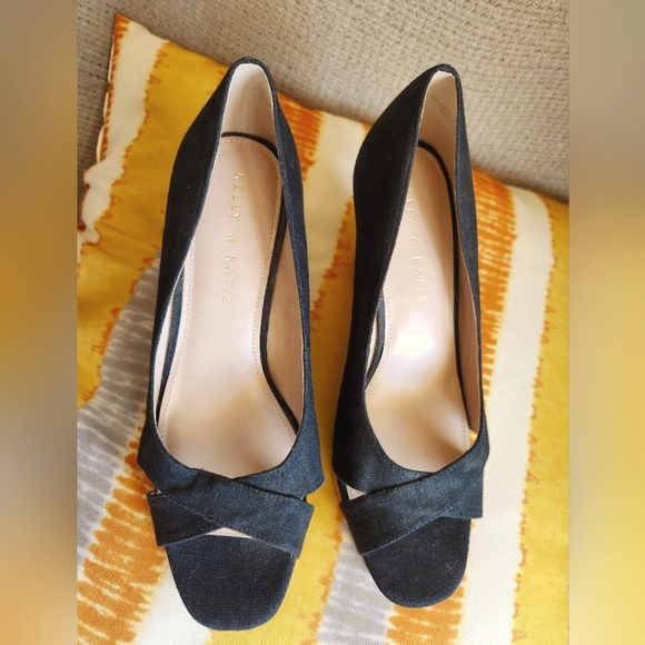 Kelly & Katie Shoes - 2/$30 Kelly & Katie Black Wedge Shoes